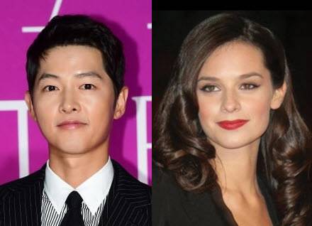 El actor 'Song Joong-ki' se casó con la actriz británica 'Katy Louise Saunders'